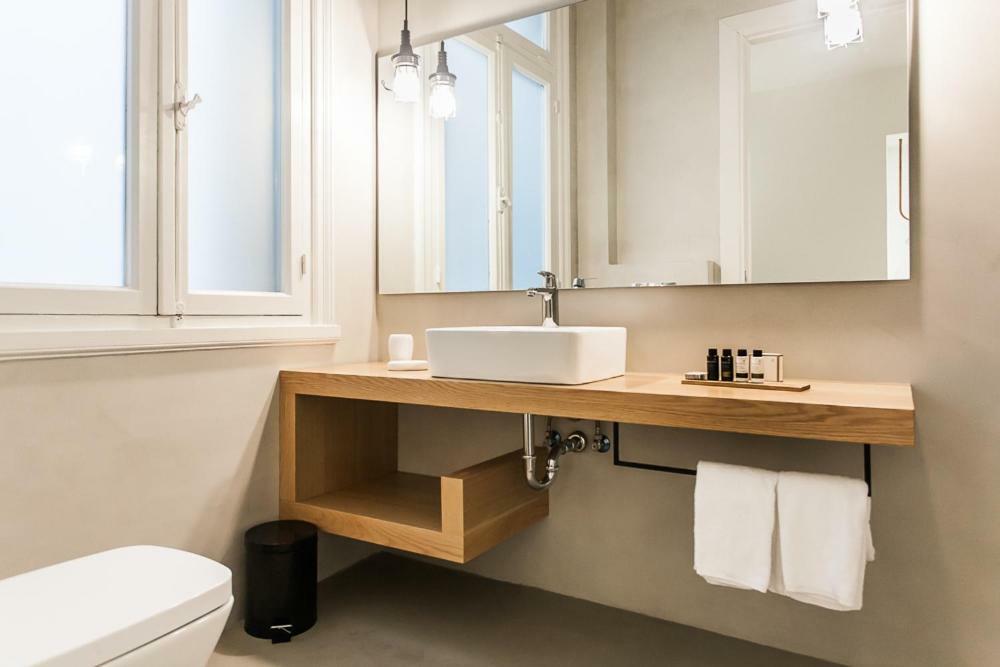 Monastiraki Suites By Livin Urbban Athen Eksteriør bilde